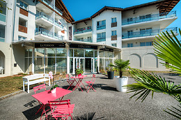 Zenitude Hôtel-Résidences : La Versoix ***