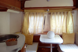 Caravane Eriba au bord de l'Eure