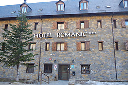 APARTAMENTOS SOLANA, HOTEL TAULL & ROMANIC